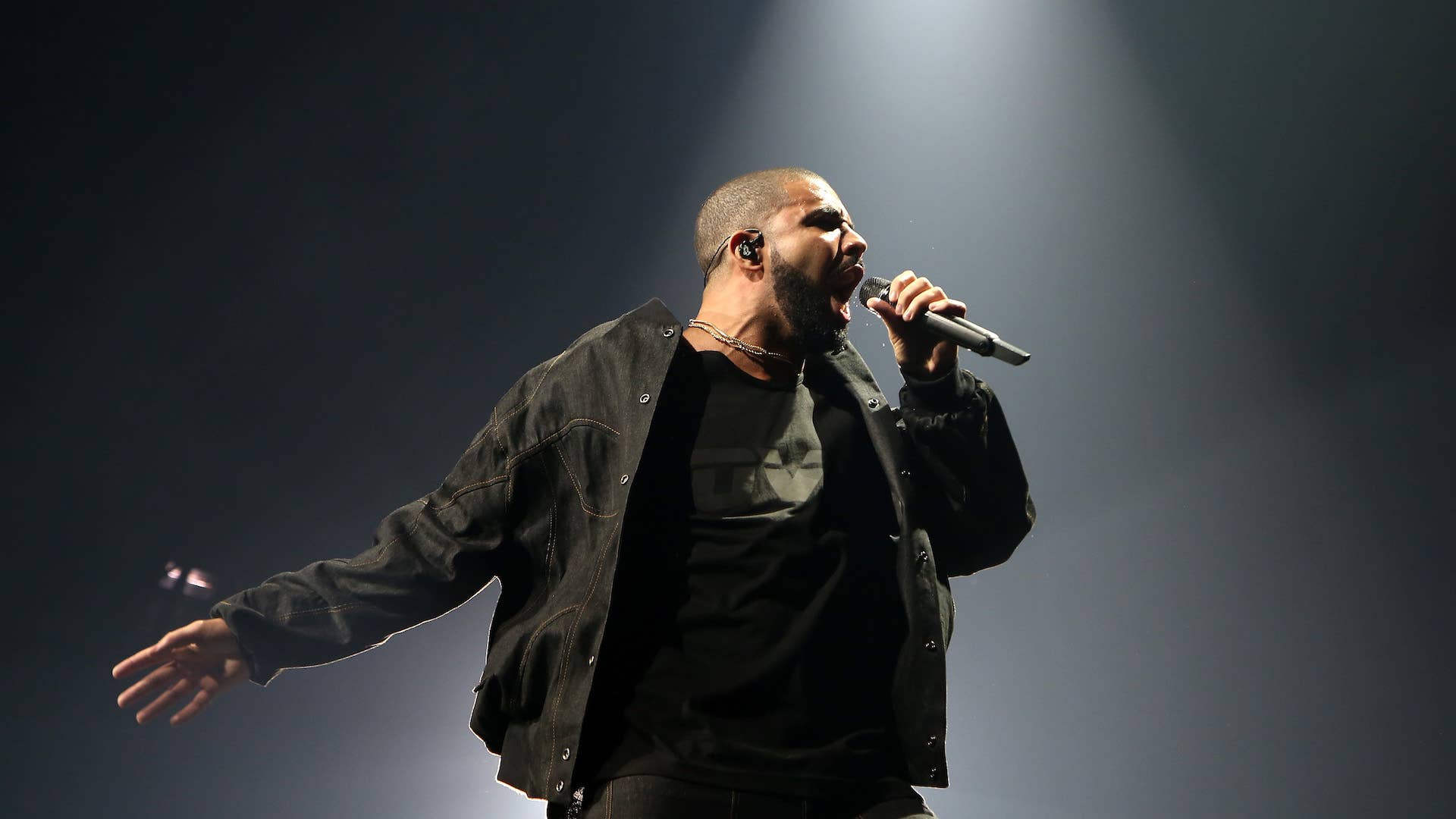 drake-clothing-defining-style-beyond-music-digi-magazine